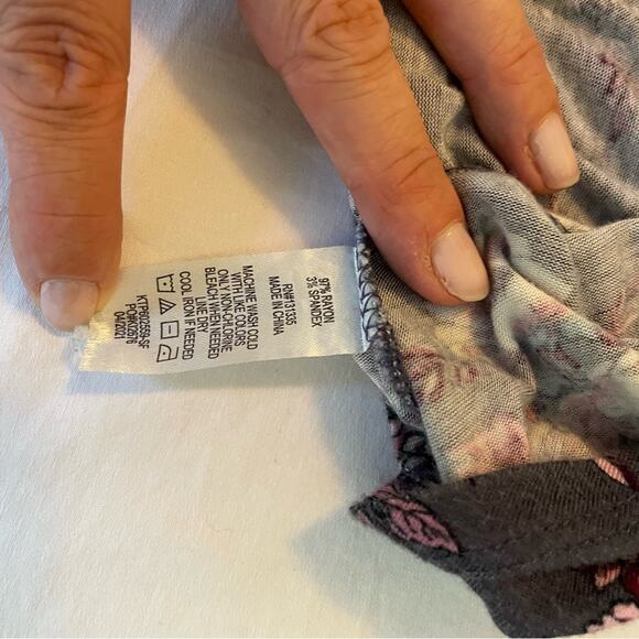 Nine Britton purple short sleeved top size XS. Workwear. Casual. Blouse - Picture 5 of 5